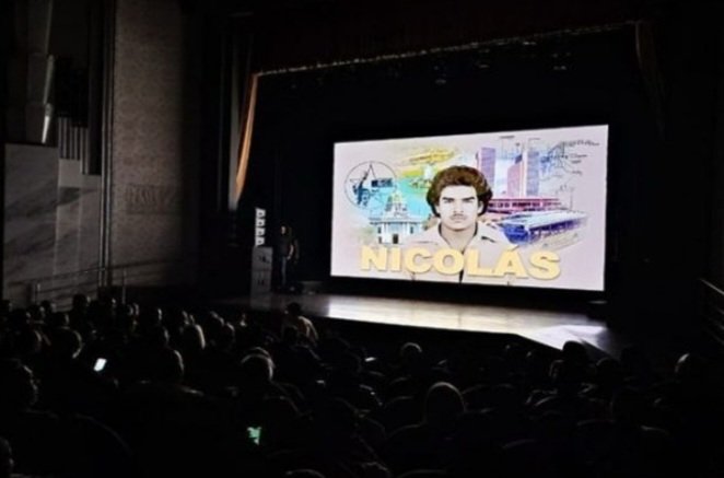 Mandatario nacional asiste al gran estreno de la serie "Nicolás de Yare a Miraflores" 22 de noviembre de 2025 | Espectáculos Los capítulos serán transmitido simultáneamente por canales nacionales, pla