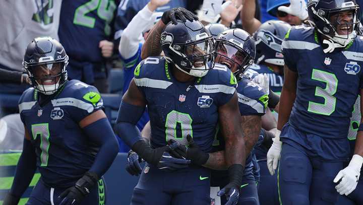 Seattle Seahawks score 2 nearly identical defensive TDs