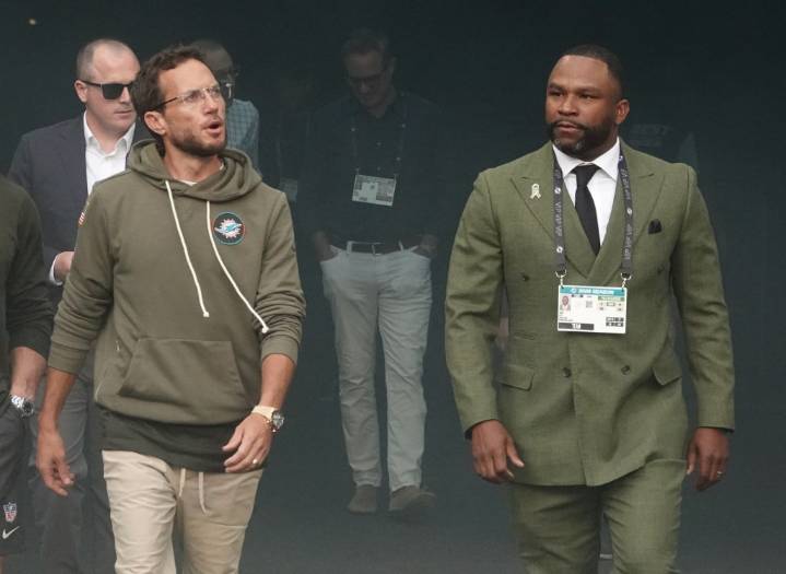 Dolphins trounce Buffalo by doing what was expected of them all season