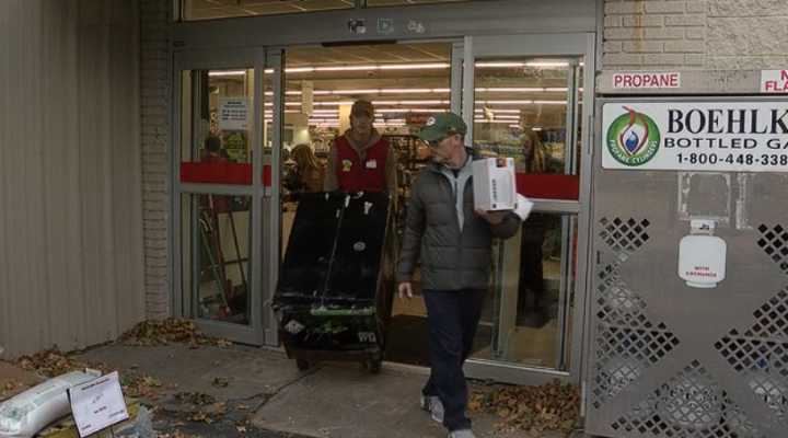 'Be ready': Wauwatosa Black Friday shoppers gear up for heavy snowfall