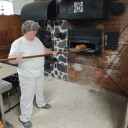 Negocios que son servicios en la España Vaciada: el único bar, panadería, floristería o dentista del pueblo