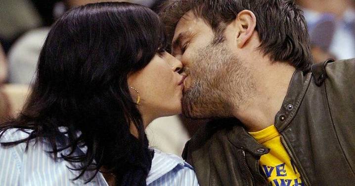 When was the first kiss? Scientists have a theory