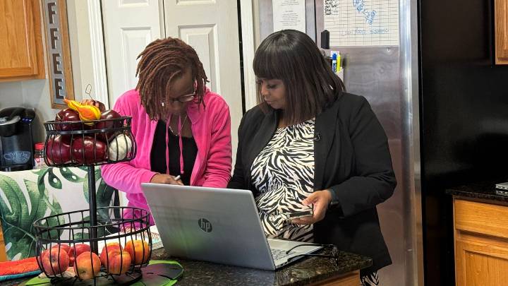 Tampa foster mom creates Thanksgiving haven