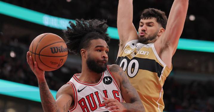 Vucevic scores 28 points as Bulls hand Wizards 14th straight loss