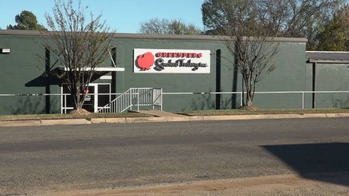 Greenberg Smoked Turkeys rush to deliver over 1,000 turkeys amid FedEx hub delays