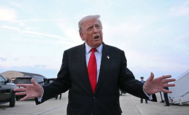 Trump Again Floats Idea of Giving $2,000 to Most Americans