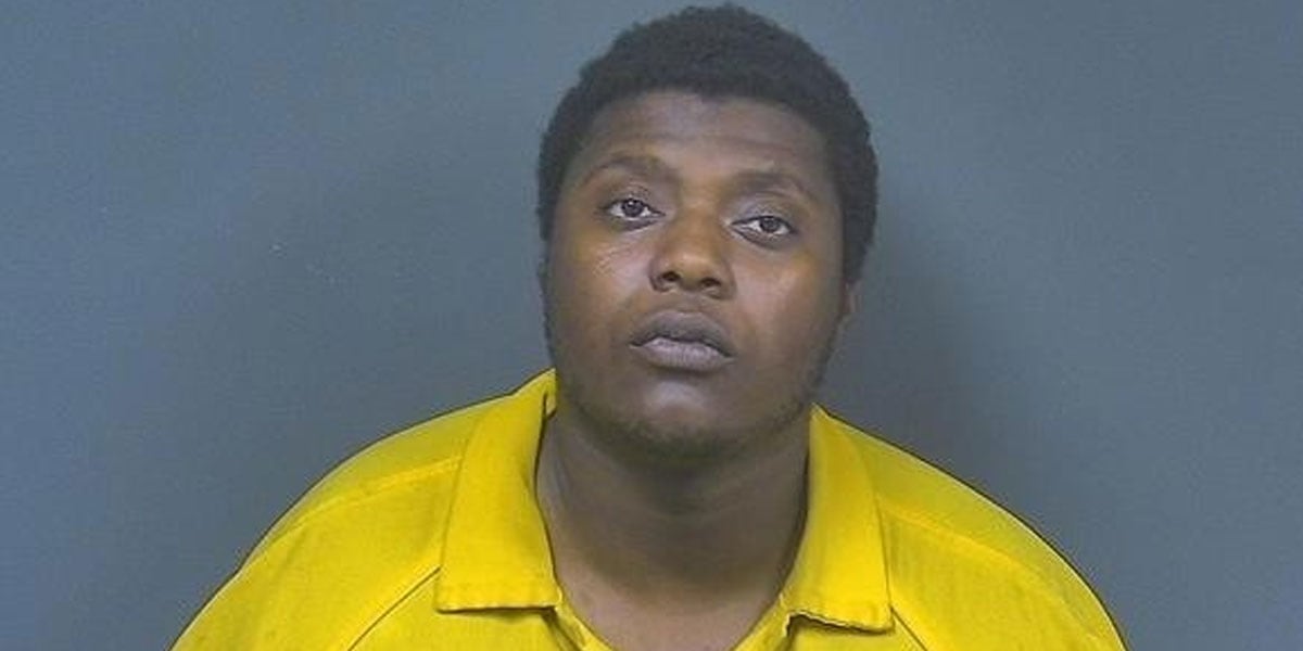 Man charged with making bomb threat to Horn Lake High School