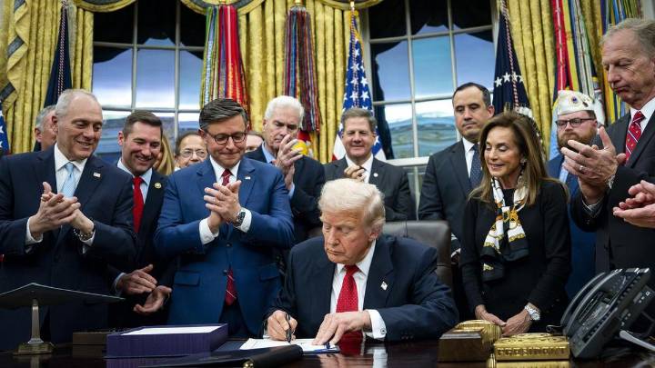 US President Donald Trump signs deal to end longest US government shutdown
