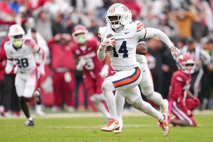 Auburn’s defense prepares for Kentucky with Rayshawn Pleasant emerging as key contributor