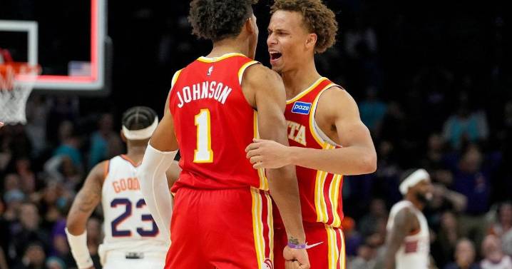 Hawks rally from 22 down in 4th quarter, beat Suns 124
