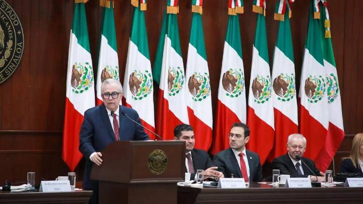 Rocha Moya destaca avances sociales y retos en seguridad en su cuarto informe