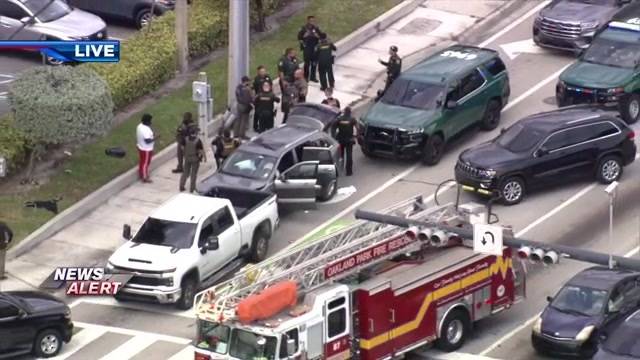 2 in custody in Oakland Park after reported hit