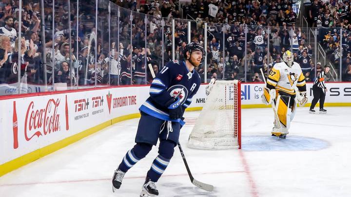 Connor’s 2 goals help Jets end Penguins point streak at 8