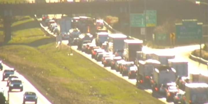 Multi-vehicle crash on I-91 south in Meriden shuts down lanes
