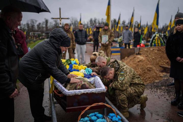 Ukraine’s allies push back on a US peace plan seen as favoring Moscow