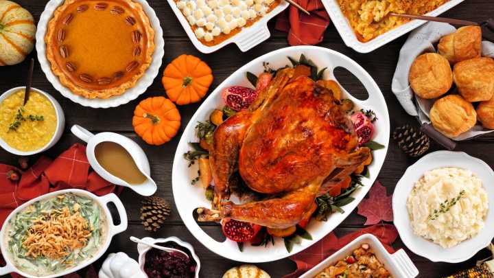 The Best Grocery Store Thanksgiving Meal Deals To Grab In 2025