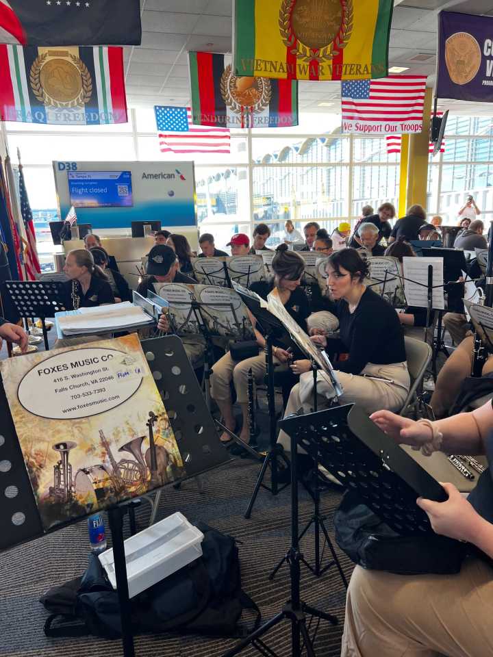 Badger Honor Flight Arrives at Reagan National Airport