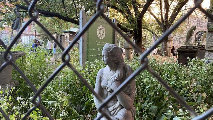 City aims to save Elizabeth Street Garden by making it park