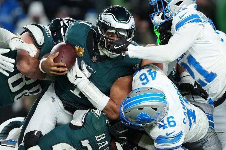 Jalen Hurts’ lone touchdown leads Eagles to 16-9 victory over Lions in lackluster offensive game – Winnipeg Free Press