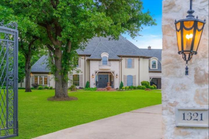 $1.9 million Bartonville estate tops October luxury sales list