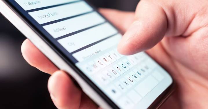 Padrón telefónico choca con plan de conectividad y arriesga a migrantes