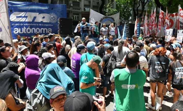 El Gobierno definirá el aumento del Salario Mínimo Vital y Móvil por decreto