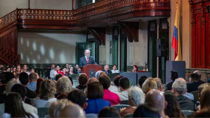 Carlos Arturo Fernández y los tantos registros