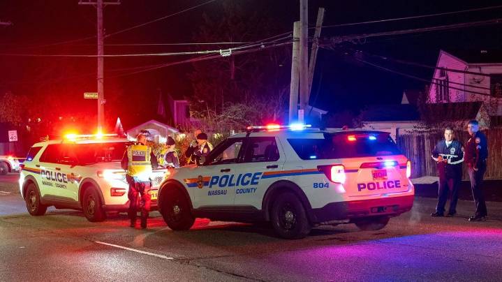 Cops: Pedestrian killed crossing Jerusalem Ave. in Hicksville
