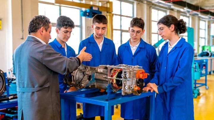 7 cursos con alta salida laboral y buen sueldo — sin estudiar bachillerato