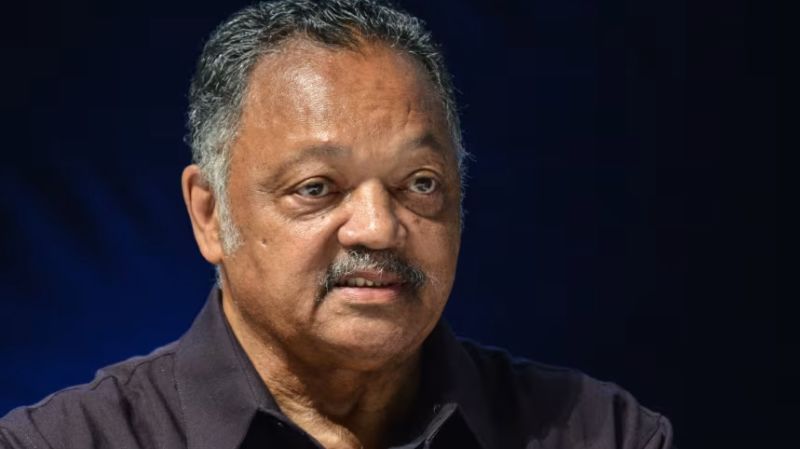 Hospitalizan al líder de los derechos civiles Jesse Jackson, de 84 años