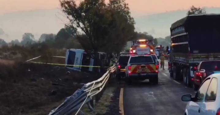 Tragedia en Michoacán: Volcadura de autobús deja 7 personas muertas y decenas de heridos