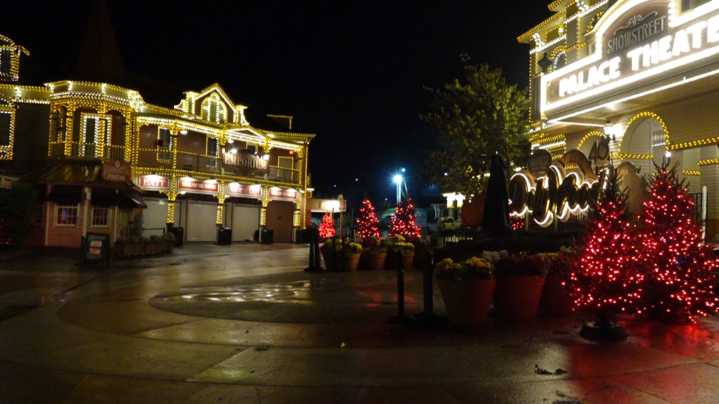 Dollywood staff works overnight to transform park for Christmas season