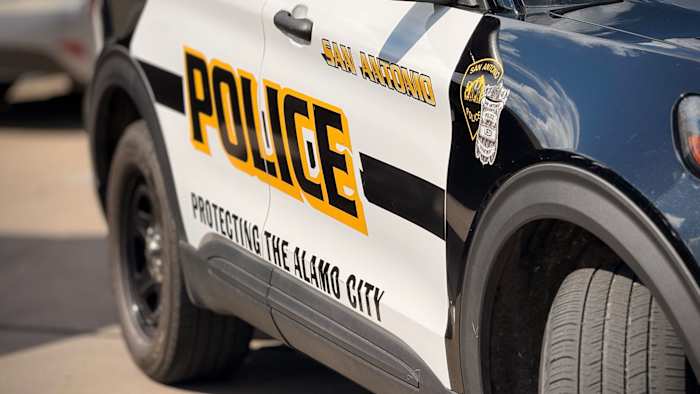 SAPD: Suspect arrested nude after hitting man with vehicle during jewelry store robbery on South Side