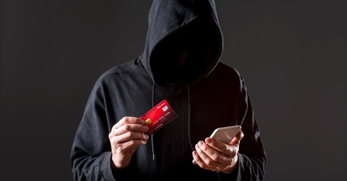 WhatsApp es el canal preferido para estafar a los mayores en el Black Friday: así puedes protegerte