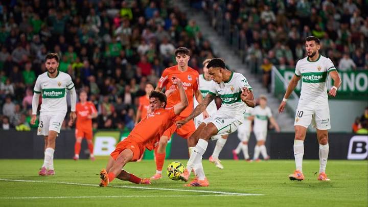 La Real Sociedad rescata un punto en el 88' en casa del Elche