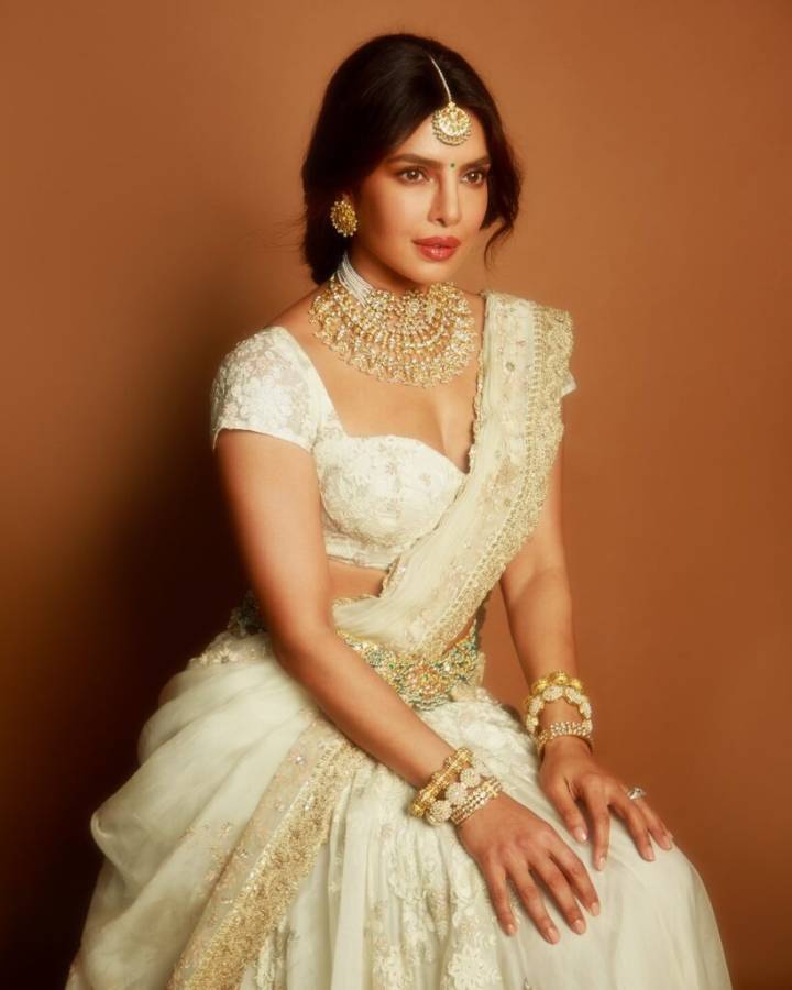 Mandakini Priyanka Chopra Drops Desi Vibes In Style