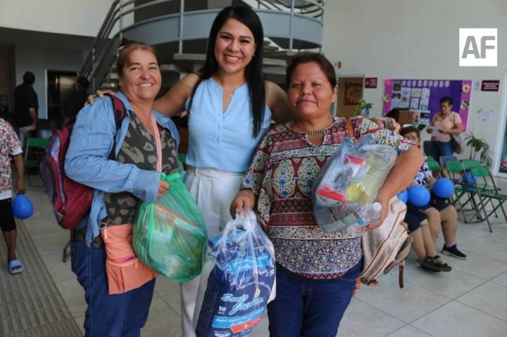 DIF Estatal Colima entrega apoyos asistenciales a 70 familias en situación vulnerable