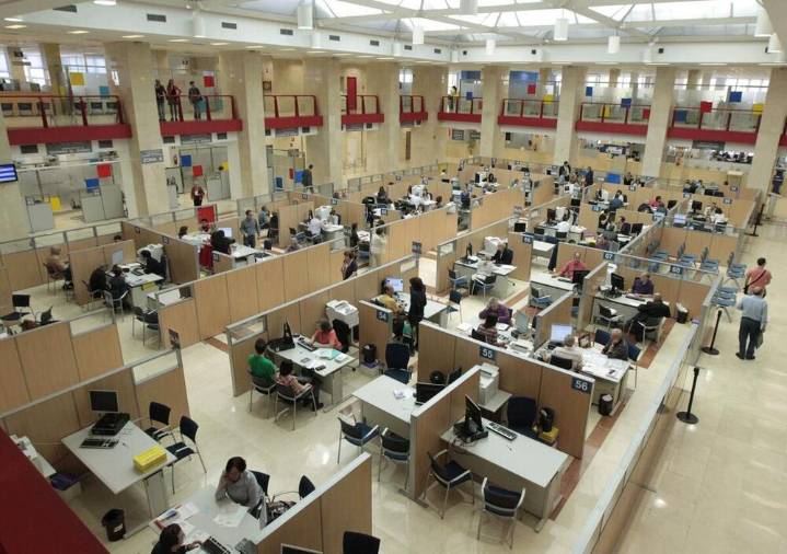 El Gobierno ofrece subir un 11% el salario para los funcionarios