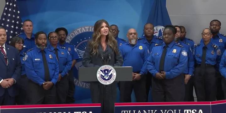 TSA employees who worked without pay to receive bonus checks, Noem says
