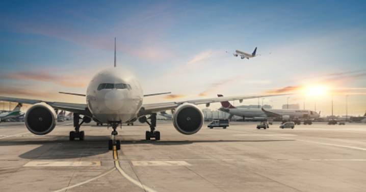 Reducirán un 10% el tráfico aéreo en 40 aeropuertos de Estados Unidos por el cierre del Gobierno