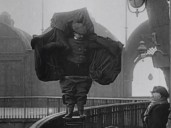 La increíble historia del sastre que creyó que podía volar y se tiró de la torre de Eiffel