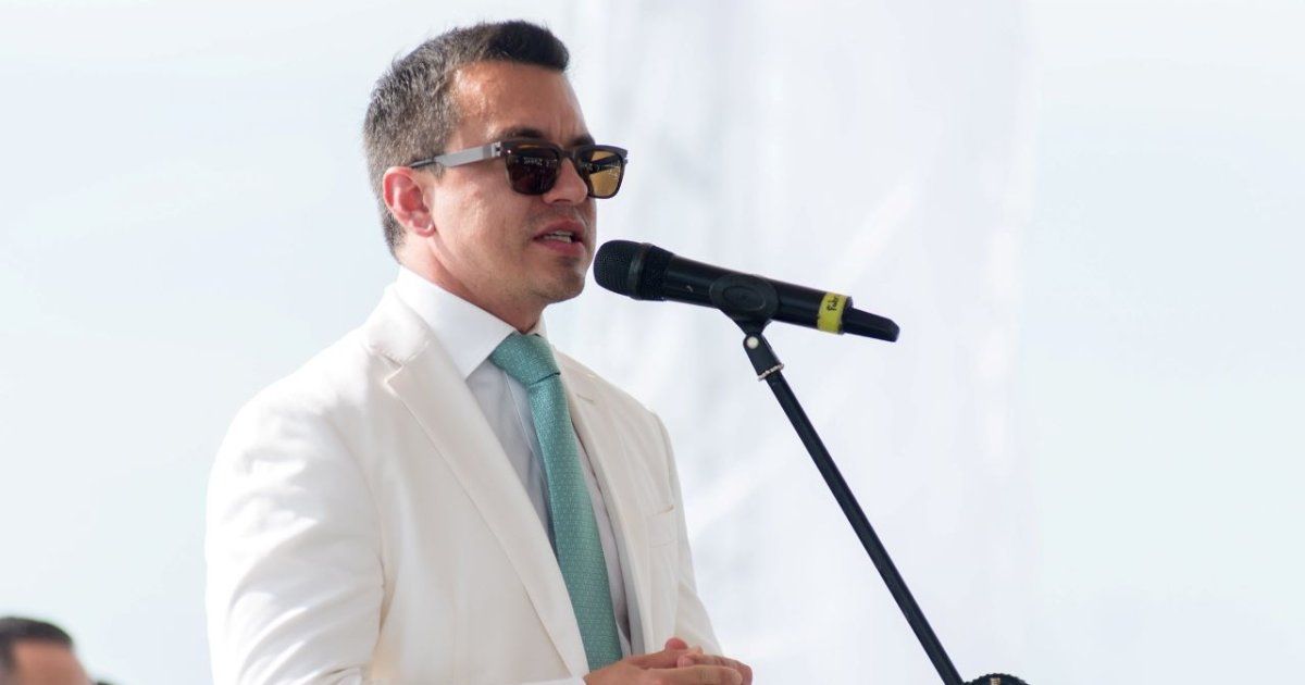 Noboa hace ajustes en su gabinete y separa a seis ministros tras derrota en referéndum en Ecuador