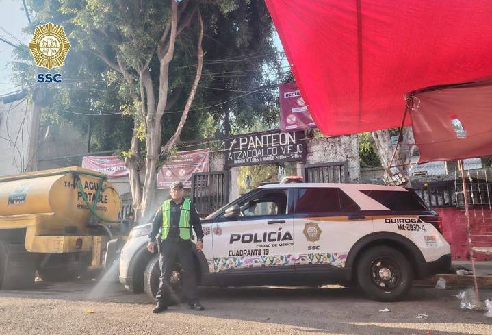 Policía de la CDMX vigila panteones y vialidades este Día de Muertos