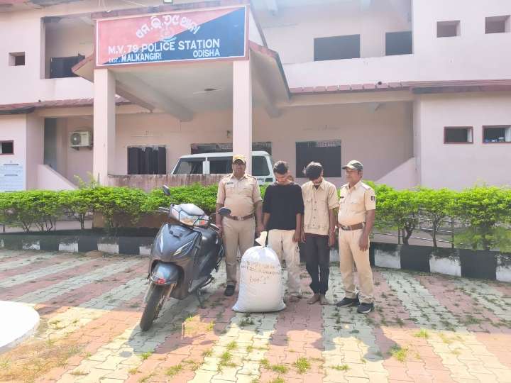 Ganja smuggling to gift iPhone to girlfriends lands two in prison