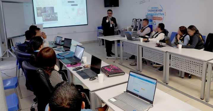 Osiptel realiza capacitación a la PNP para identificar equipos y líneas móviles en lista negra del Renteseg