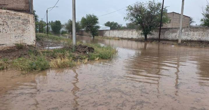 Video | Fuerte temporal de granizo y lluvia en Neuquén: calles anegadas y viviendas afectadas, lo que dejó la tormenta