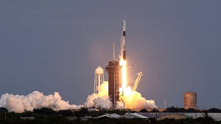 FAA restricts times for commercial space launches