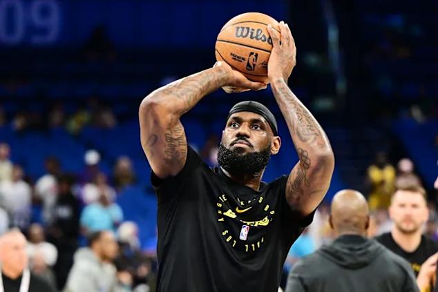 Volvió LeBron James a los entrenamientos