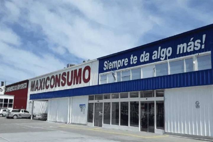 Duros cruces entre comerciantes, autoridades provinciales y Maxiconsumo en una audiencia pública de la que casi nadie se enteró