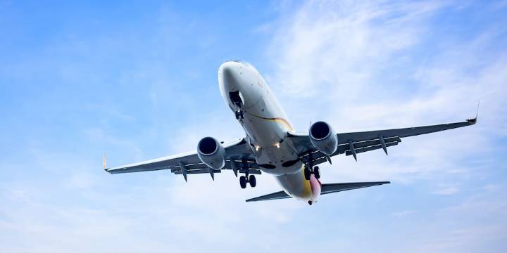 Autorizaron a una aerolínea china para ofrecer vuelos que conecten Buenos Aires con Shanghai